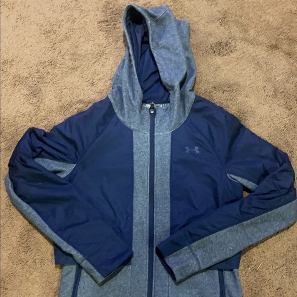 Navy blue under armour zip up hoodie. Size XS